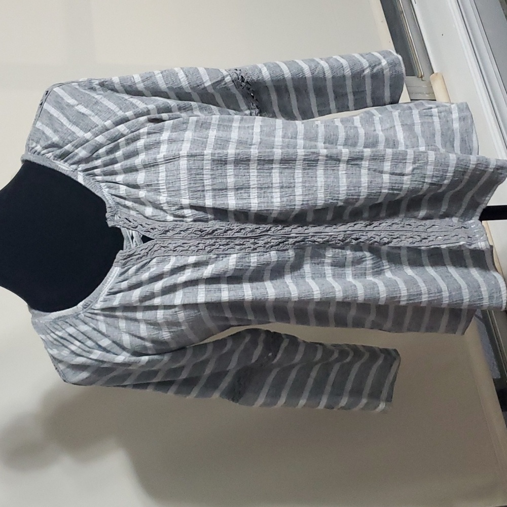 Super cute French Laundry blouse